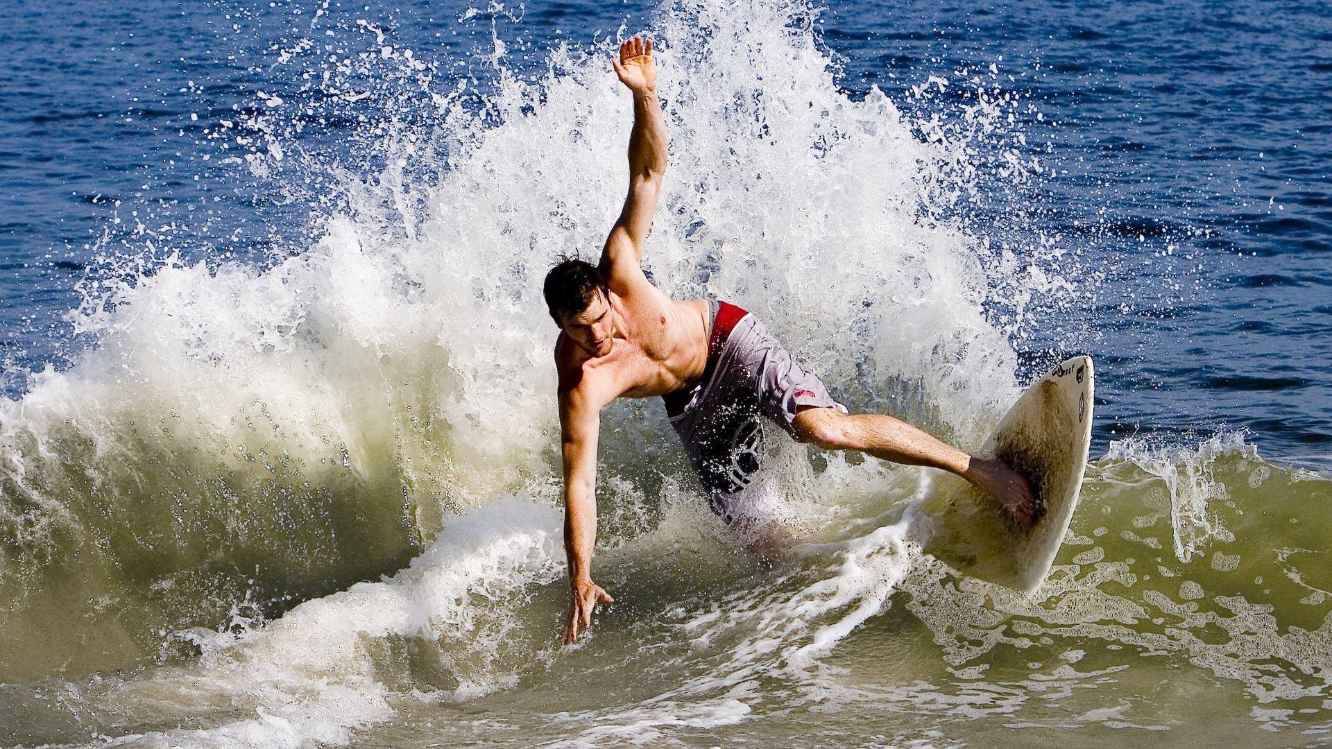 波津怒斥裁判尺度不一，魔术动作近乎犯规，我们必须接受现实