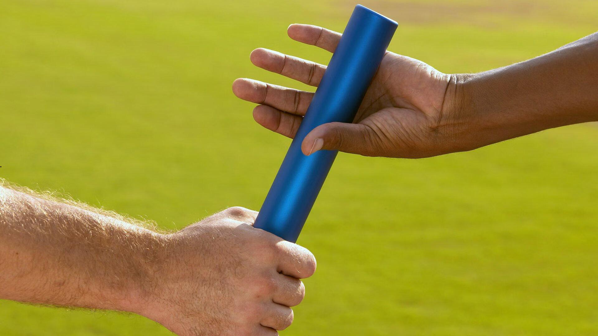 中超再现门神名场面!吴亚珂那么秀扣球晃飞费利佩,引爆全网创意热梗