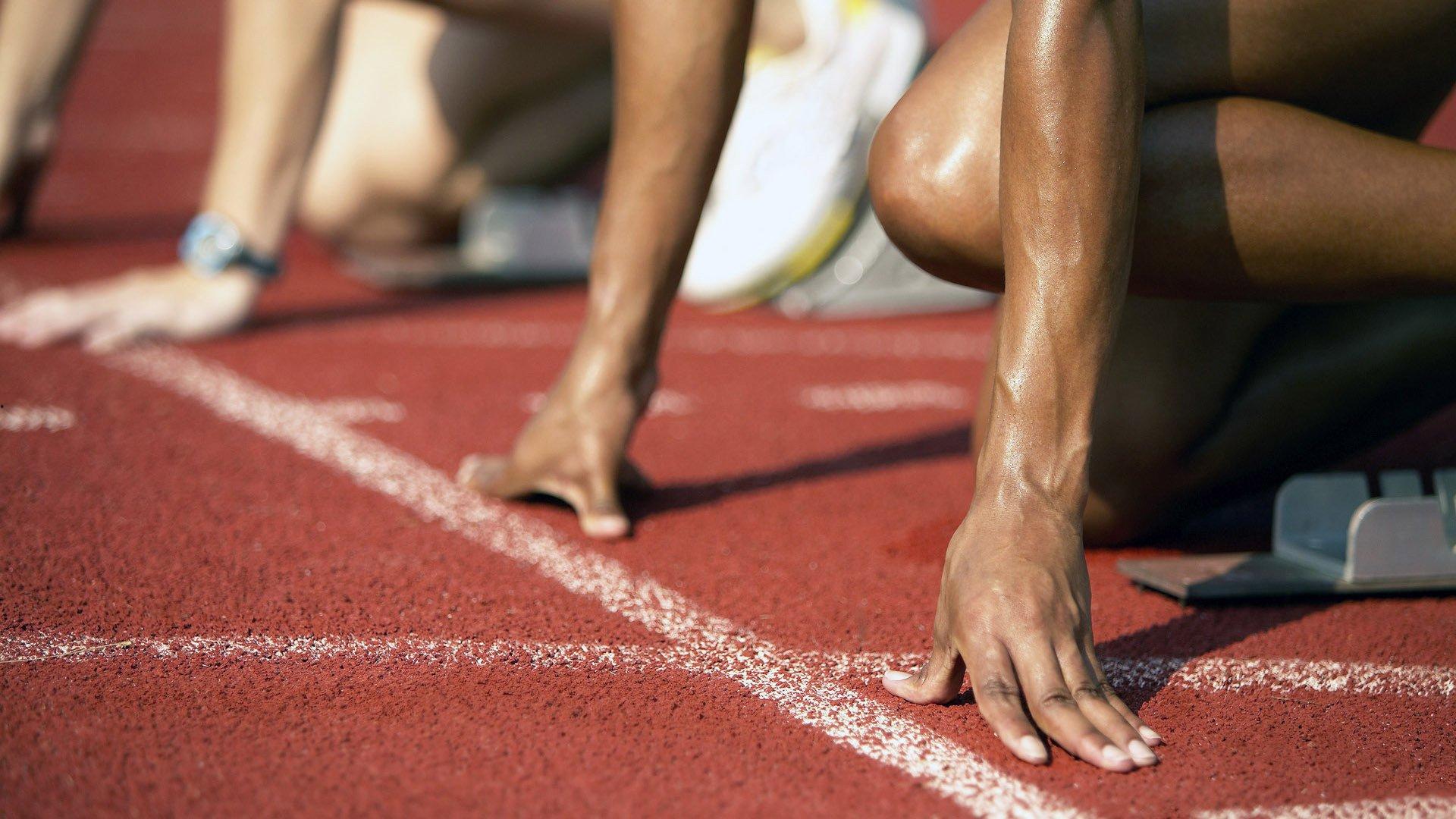 英格兰新星哈钦森的未来抉择，布伦特福德抛出橄榄枝，伊普斯维奇全力挽留核心球员